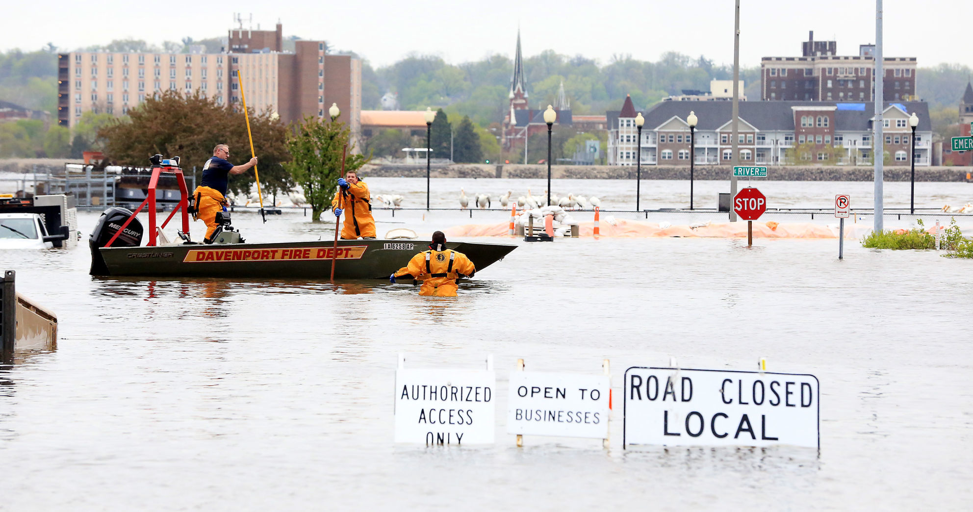 050119-qct-floodwall-004